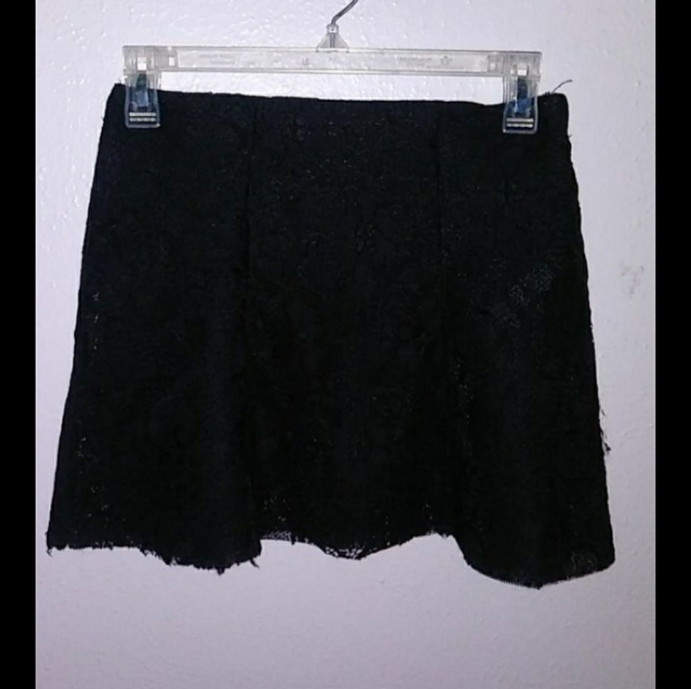 Forever 21 lacey mini skirt